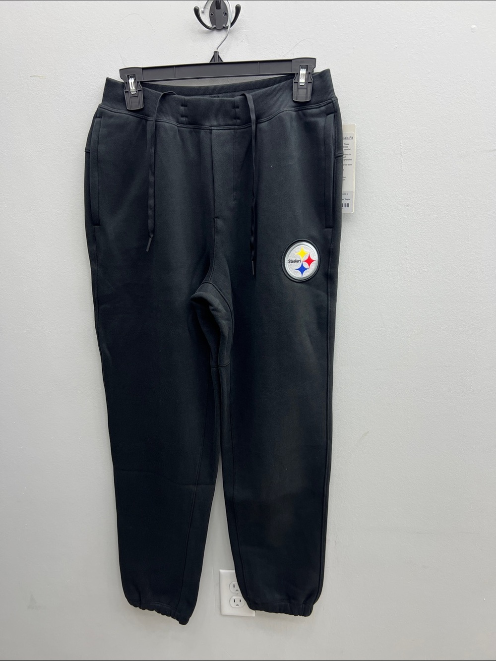 Lululemon women’s Steelers sweatpants